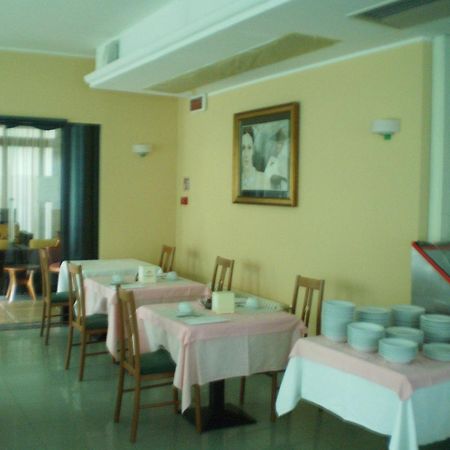 La Perla B&B Hotel Розето-дельи-Абруцци Экстерьер фото
