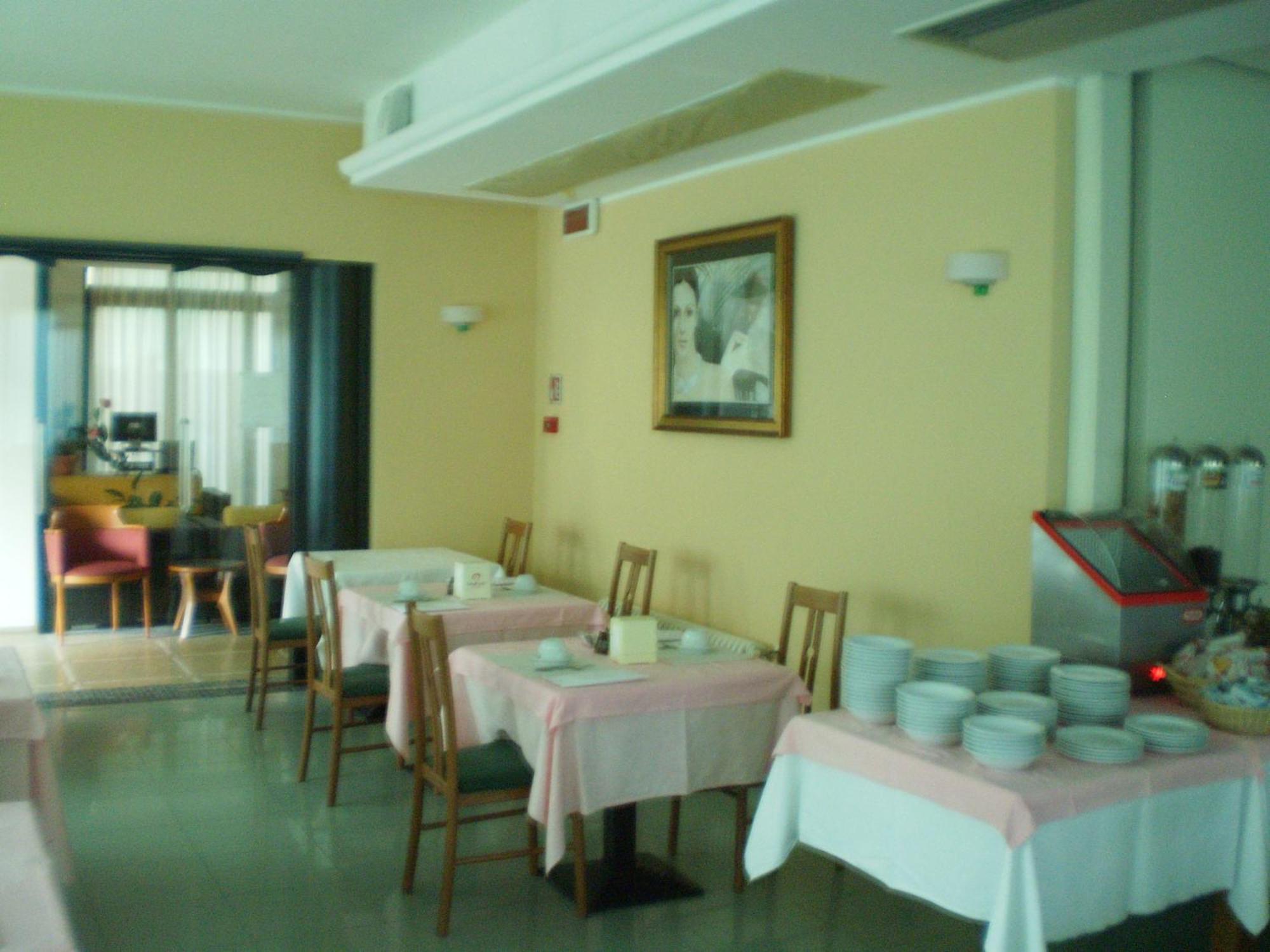 La Perla B&B Hotel Розето-дельи-Абруцци Экстерьер фото