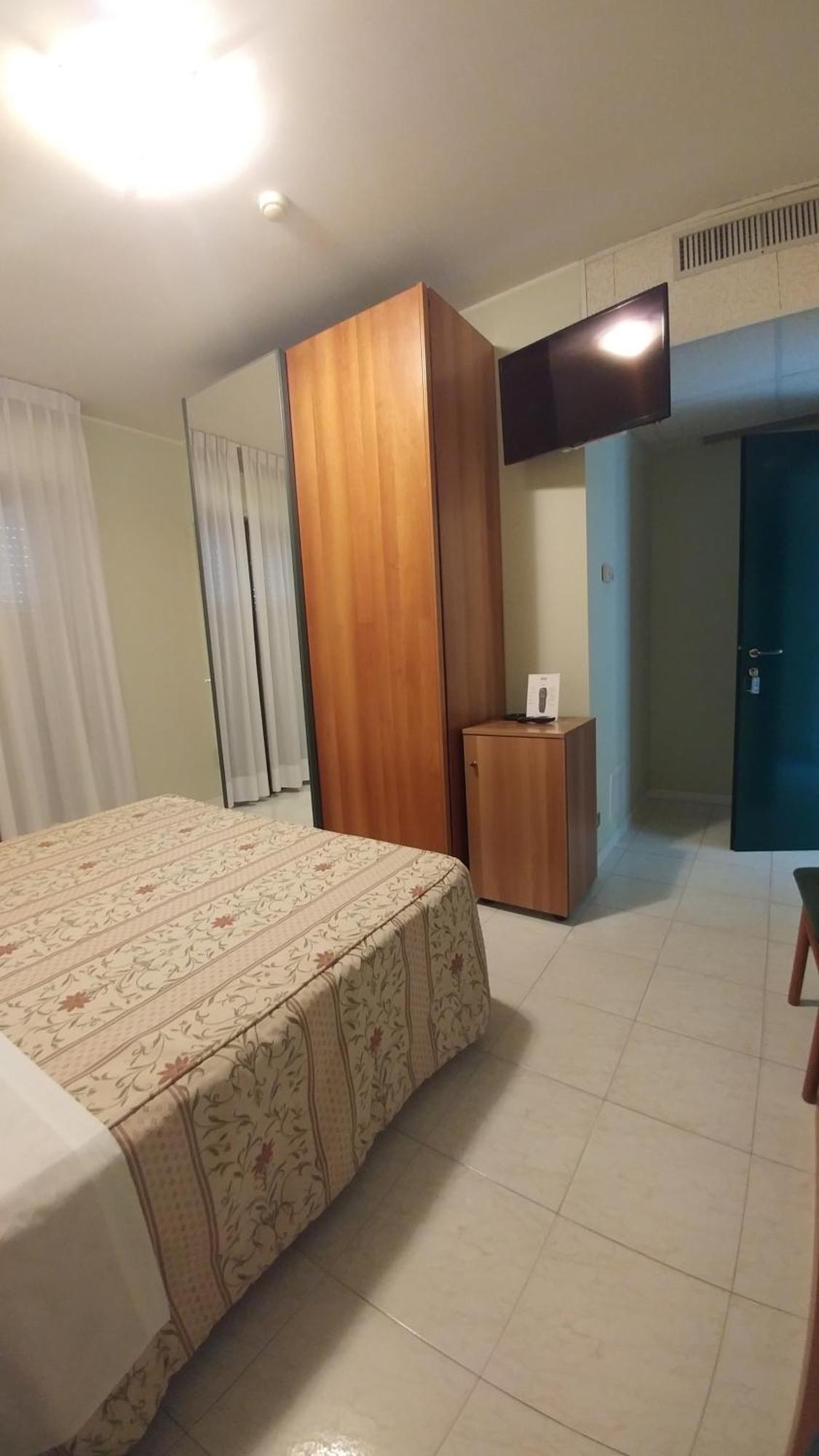 La Perla B&B Hotel Розето-дельи-Абруцци Экстерьер фото